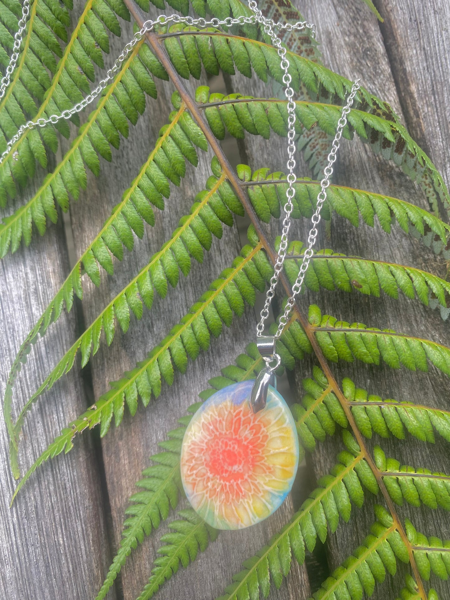 Van Gogh Sunflower du Jardin Range: Hand-Painted Porcelain Pendant
